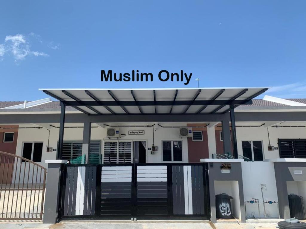 Fazlizasuite Homestay @ Teluk Kemang-Muslim Preferred พอร์ตดิ๊กสัน ภายนอก รูปภาพ